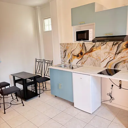 2 Independent 5 People Rer B Paris Cdg Apartament *
